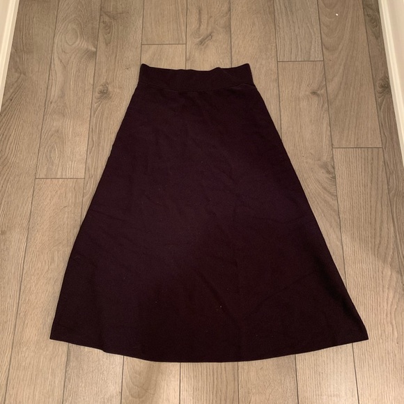 Aritzia Babaton Black skirt - Picture 1 of 6